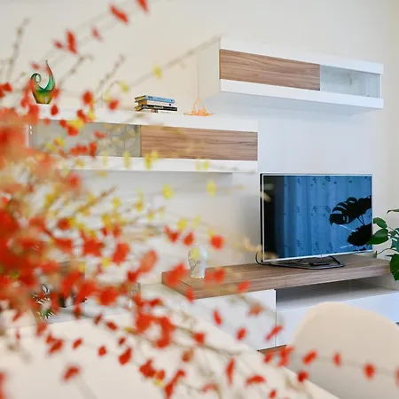 App 106m2 2letti Matrimoniali E Divano Letto, Box Free - La Casa - Milanofieracomosaronnomxpmonzaceriano Laghetto * Ceriano Laghetto