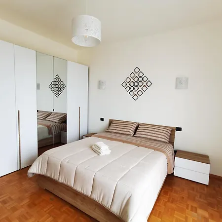 Apartment App 106m2 2letti Matrimoniali E Divano Letto, Box Free - La Casa - Milanofieracomosaronnomxpmonzaceriano Laghetto
