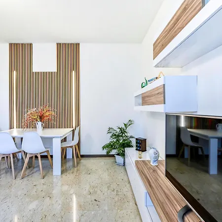 App 106m2 2letti Matrimoniali E Divano Letto, Box Free - La Casa - Milanofieracomosaronnomxpmonzaceriano Laghetto *