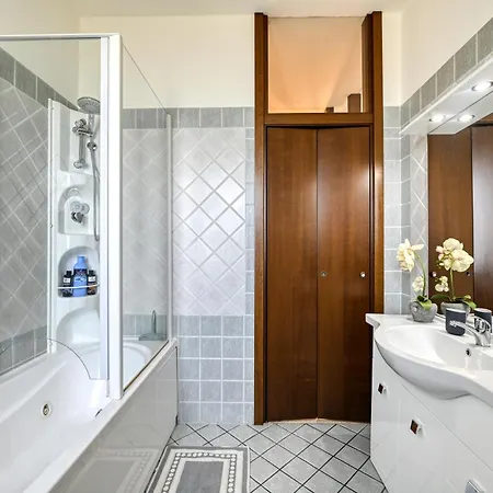 App 106m2 2letti Matrimoniali E Divano Letto, Box Free - La Casa - Milanofieracomosaronnomxpmonzaceriano Laghetto Apartment *