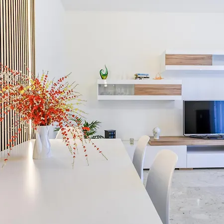 Apartment App 106m2 2letti Matrimoniali E Divano Letto, Box Free - La Casa - Milanofieracomosaronnomxpmonzaceriano Laghetto *
